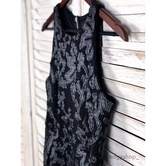 Romeo + Juliet Couture | Mesh Fit & Flare Dress - Picture 2 of 8